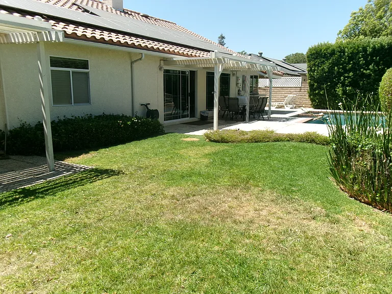3114 N Springfield St — Photo 42