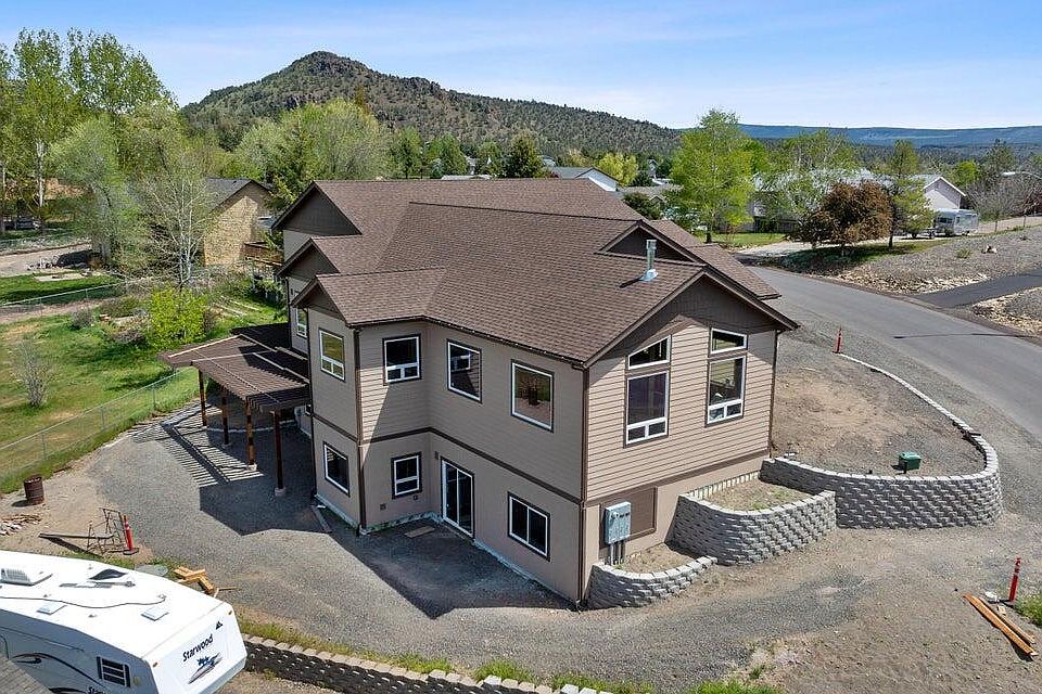 1st image of 3248 NE Yellowpine Rd #0