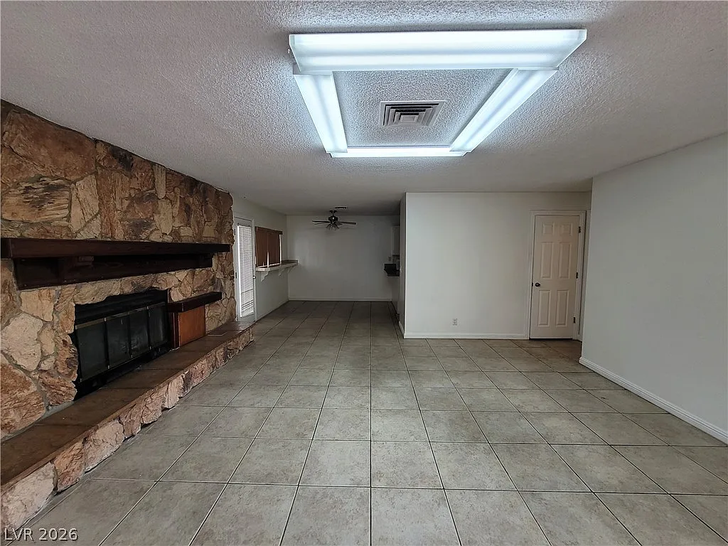 4 bed, 2.0 bath, 1311 sqft, $1,775 — Photo 4