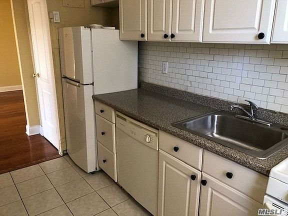 2nd image of 36 Cathedral Ave APT 2B