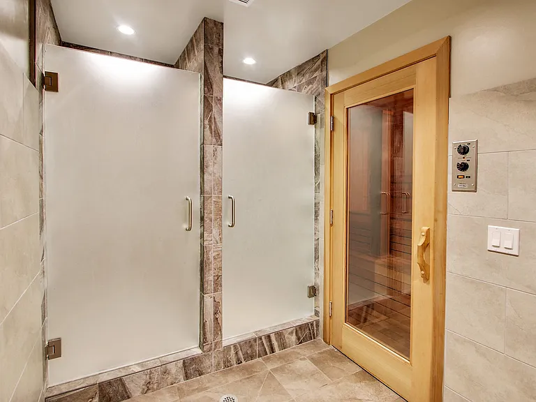 Woodcliff Apartments — Photo 49