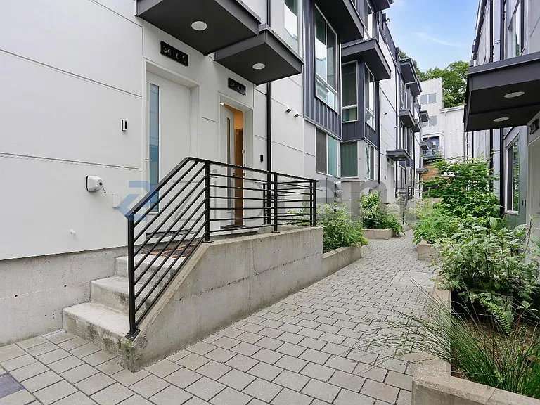 3416 15th Ave W #B — Photo 2