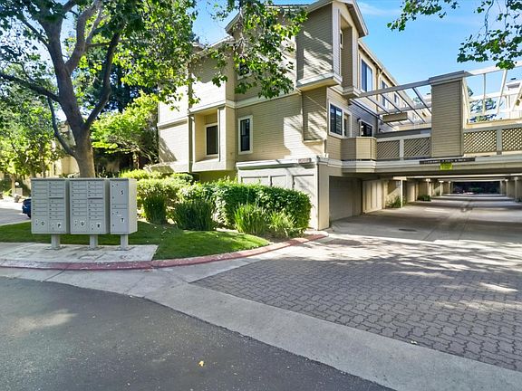 2nd image of 959 La Mesa Ter Unit A