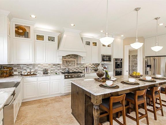 5th image of 6287 Claridge Ln
