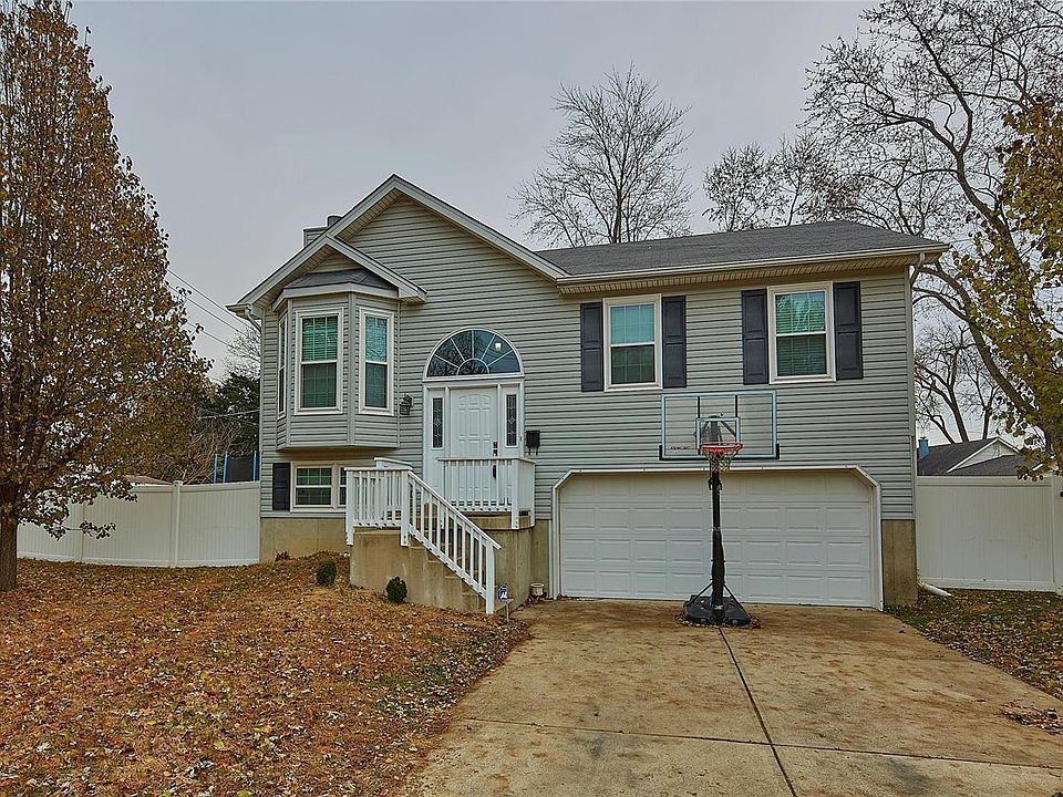 1st image of 6 Cliff Dr