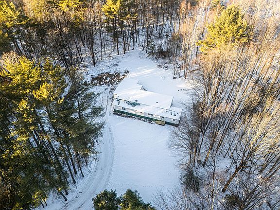 3rd image of 22 Hardwood Lane