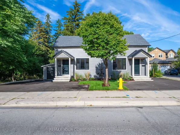 137 Clarence St, Vaughan, ON L4L 1L4