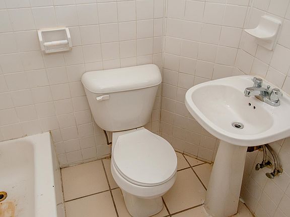 5th image of 197 Stockholm St APT 2R