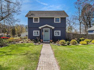 371 4th St, Pentwater, MI 49449