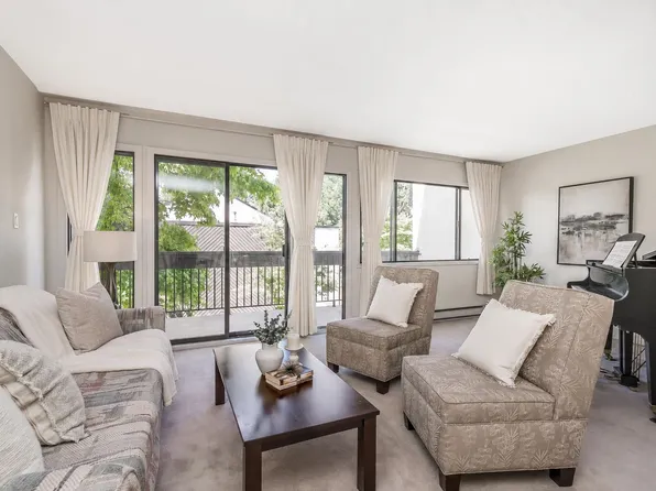 7371 Montecito Dr #8, Burnaby, BC V5A 1R4