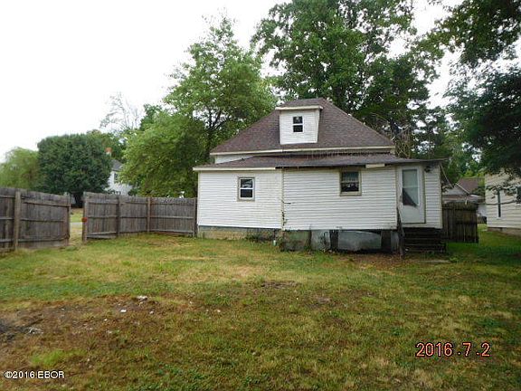 2nd image of 1921 Saline Ave