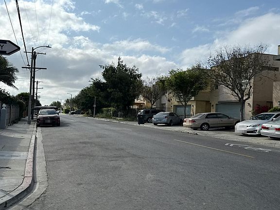 4th image of 10857 & 10859 Kalmia St