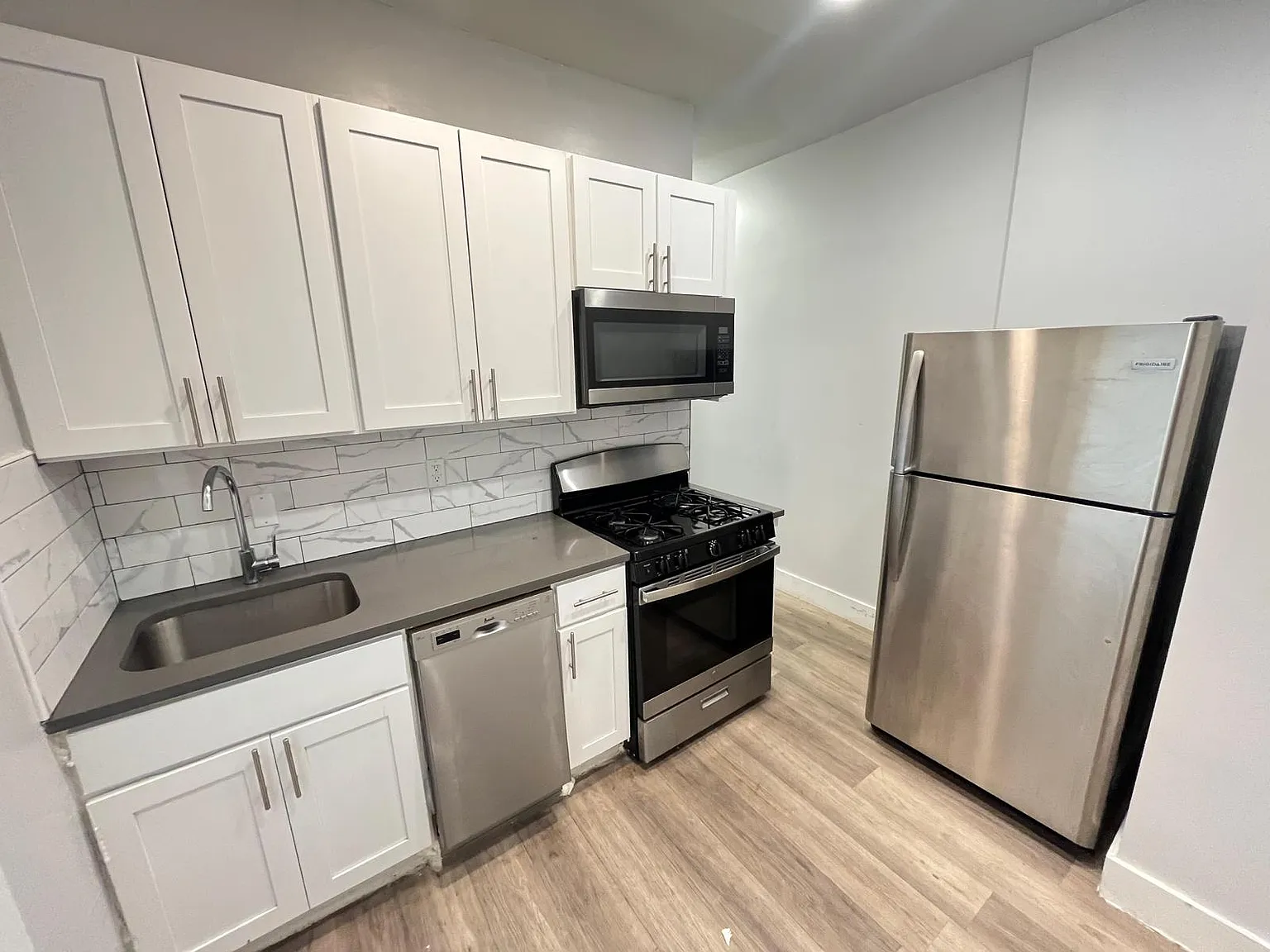 11 Gifford Ave — Photo 1
