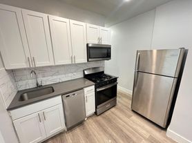 11 Gifford Ave