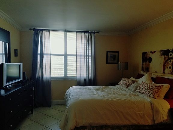 3rd image of 1800 N Andrews Ave #Penthouse C