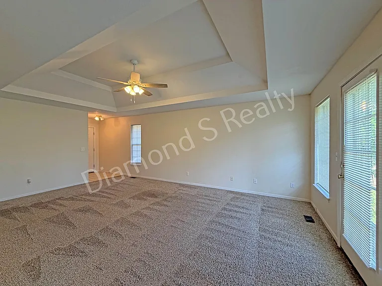 1285 W Bridgewood Pl — Photo 2