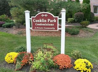 17 Klint Ct, Nanuet, NY 10954