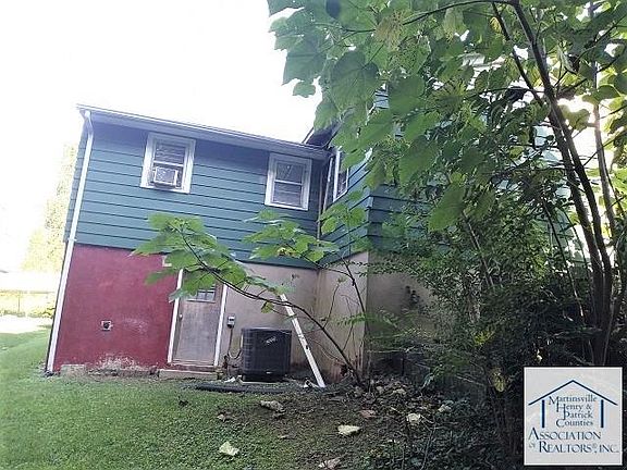 3rd image of 107 Dunlap St