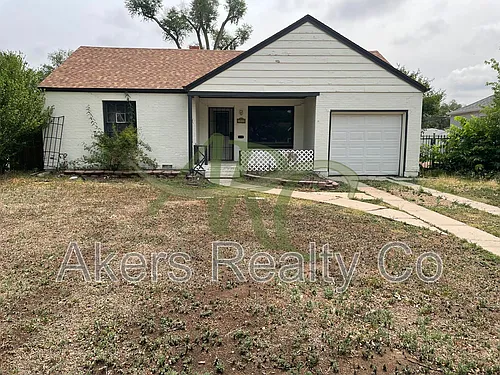 2210 Court St Photo 1