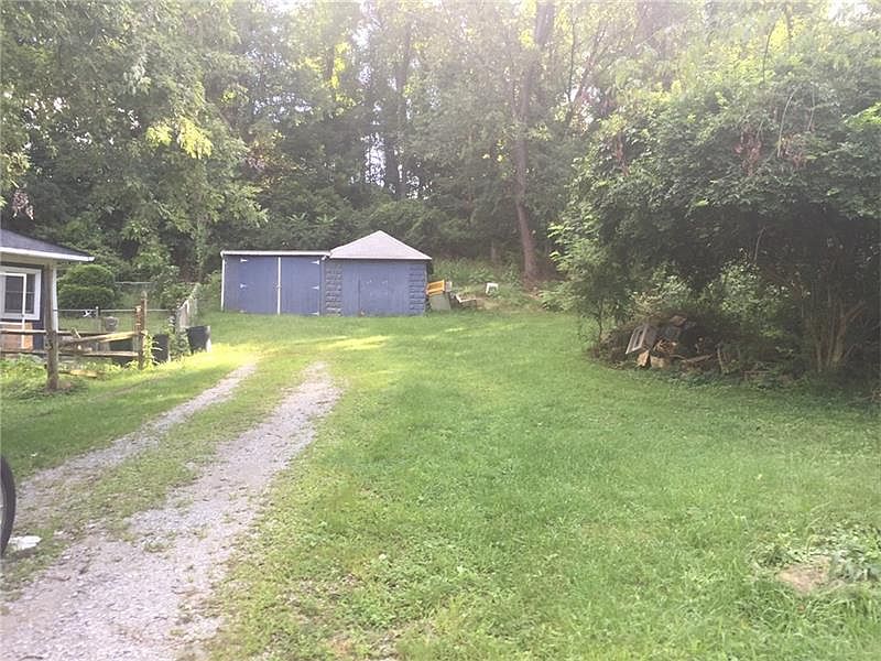 2nd image of 696 Hoover St