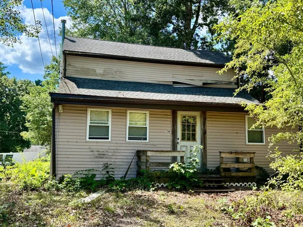 14 Doris Rd, Halifax, MA 02338
