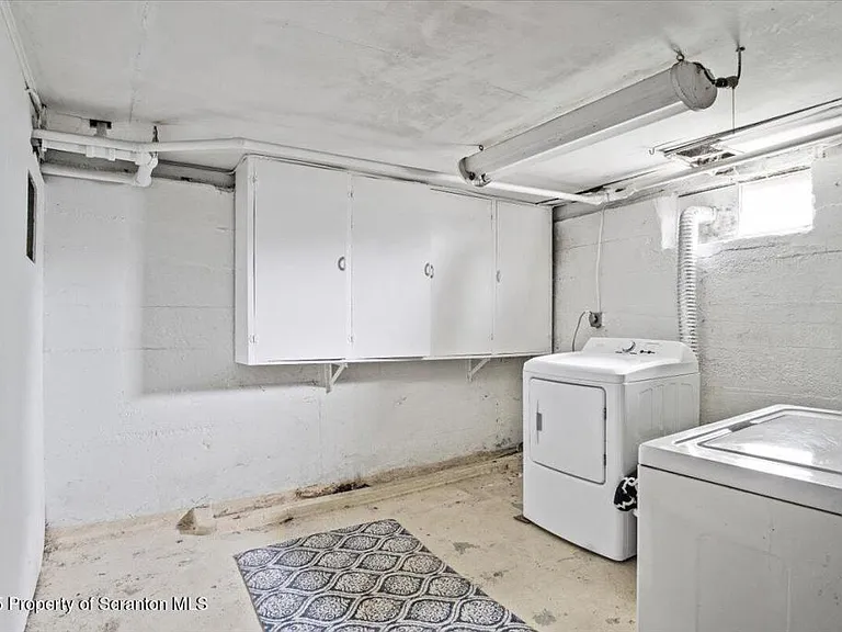 131 Arnold Ave — Photo 16
