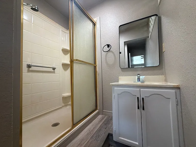 916 W Plains Ave — Photo 14