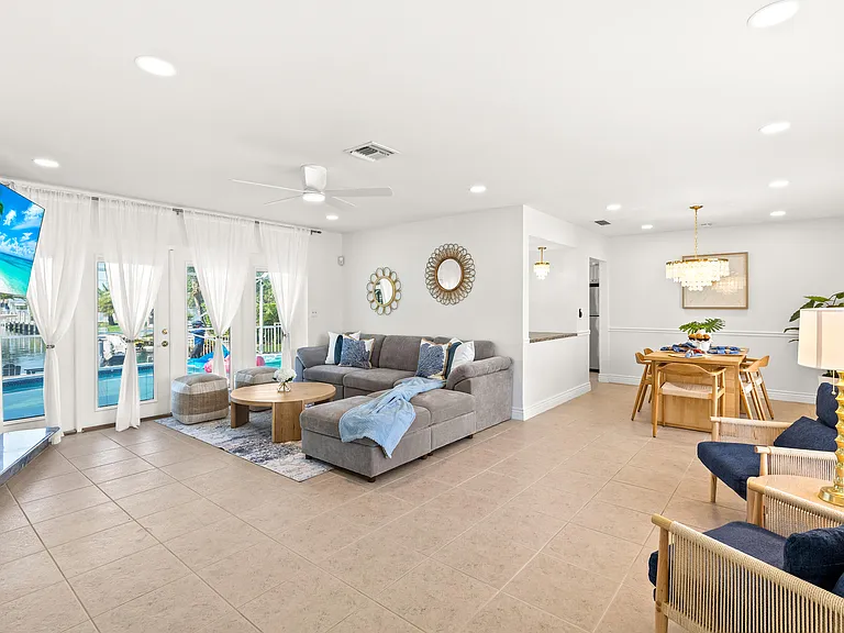 1961 NE 62nd Ct — Photo 5