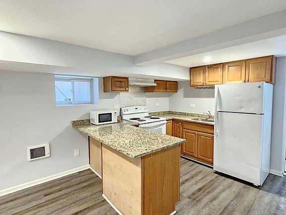 4th image of 2850 N Nordica Ave