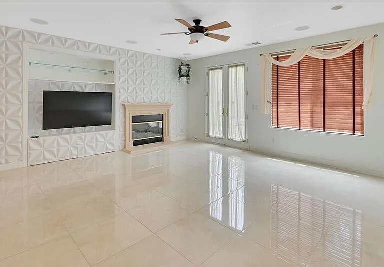 208 Otter Glen Ct — Photo 12