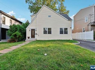 118 Sunset Ln, Tenafly, NJ 07670
