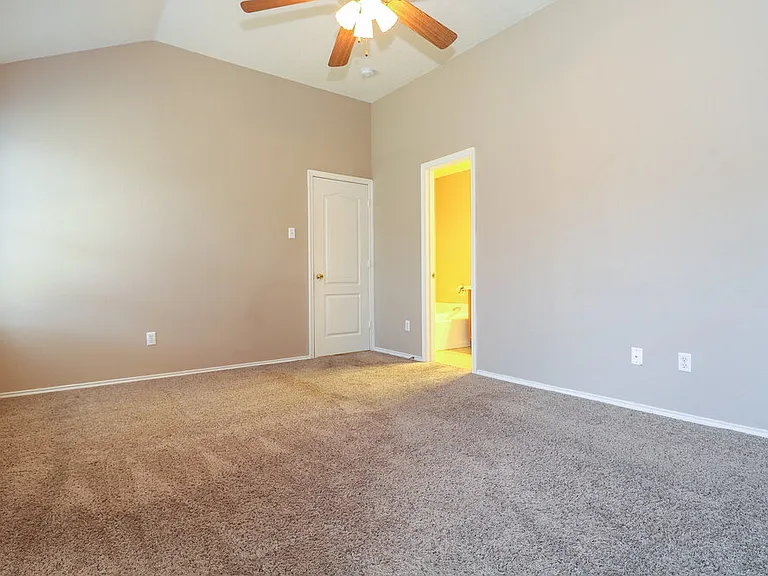 320 Montana Dr — Photo 7