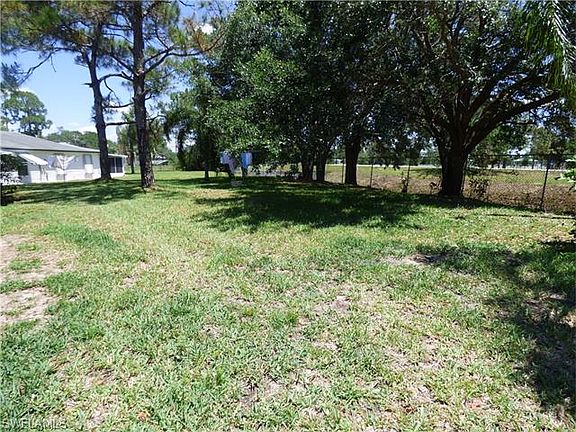 5th image of 12 Heath Aster Ln