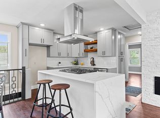 5905 Heege Rd, Saint Louis, MO 63123