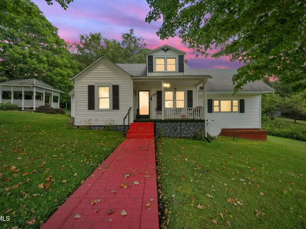 16306 Highlands Pkwy, Whitetop, VA 24292