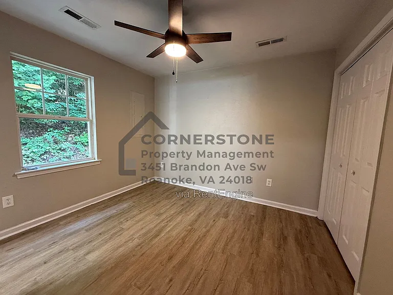 1662 McCauley Ave — Photo 9