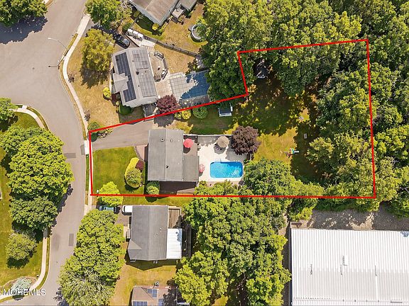 4th image of 203 Doe Road
