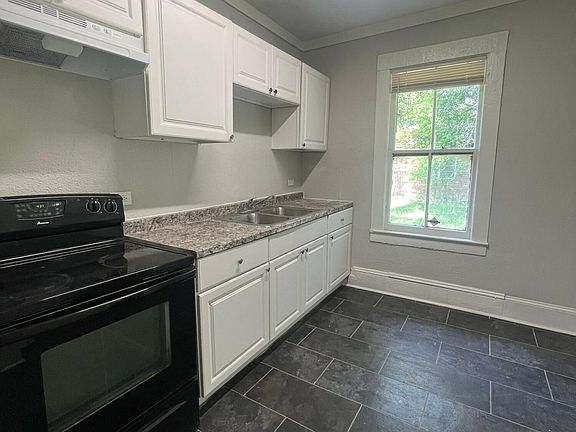 2nd image of 1636 W 20th St