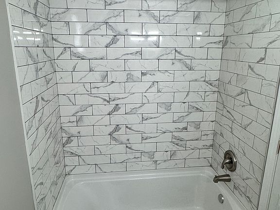4th image of 1501 7th St SE #B