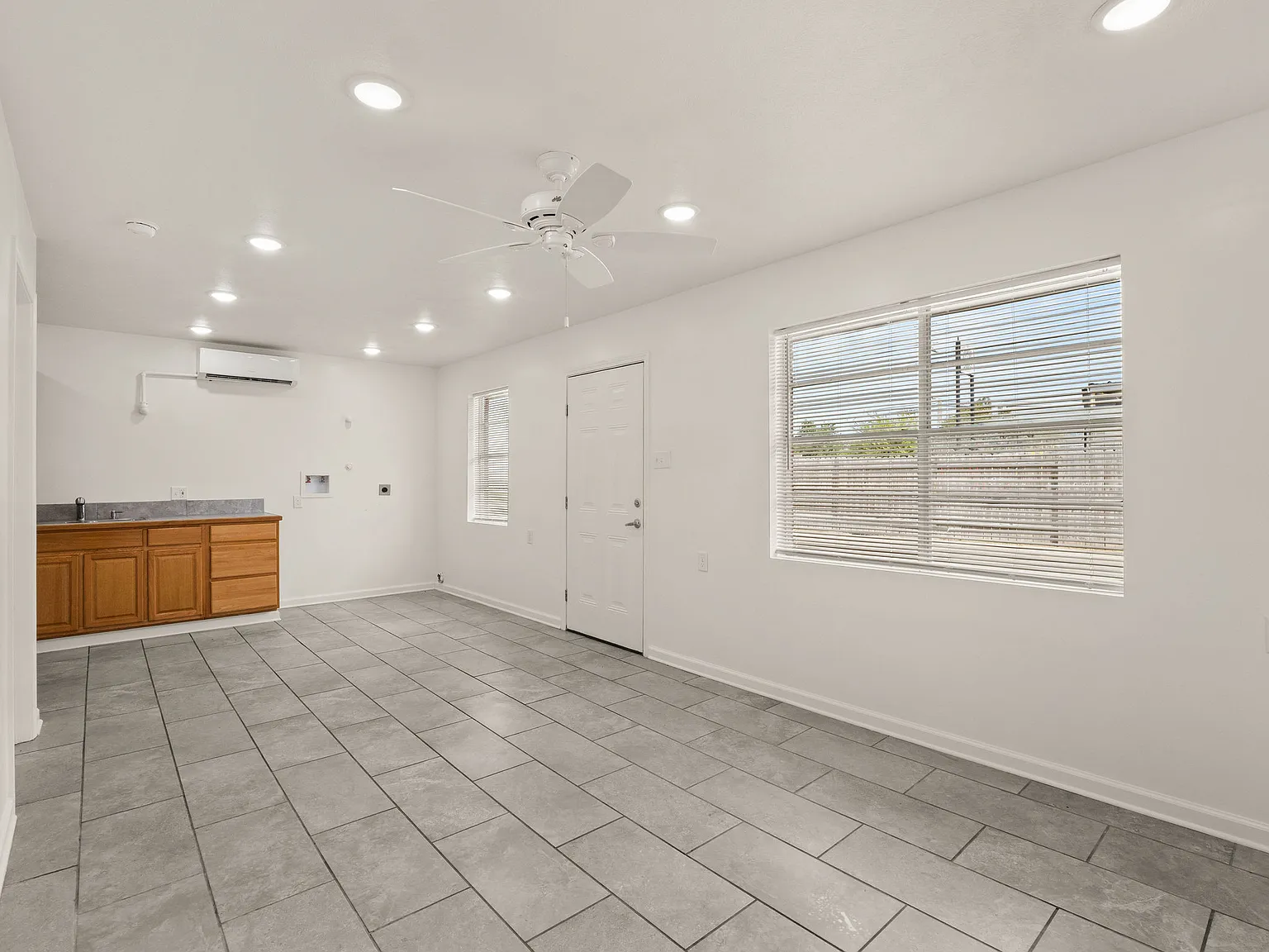1 bed, 650 sqft, $925 — Photo 2