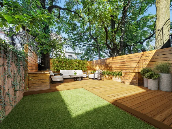 1085 Hancock Street image 13 of 37