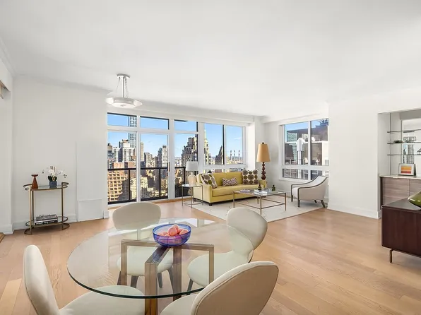 100 United Nations Plz APT 35E, New York, NY 10017