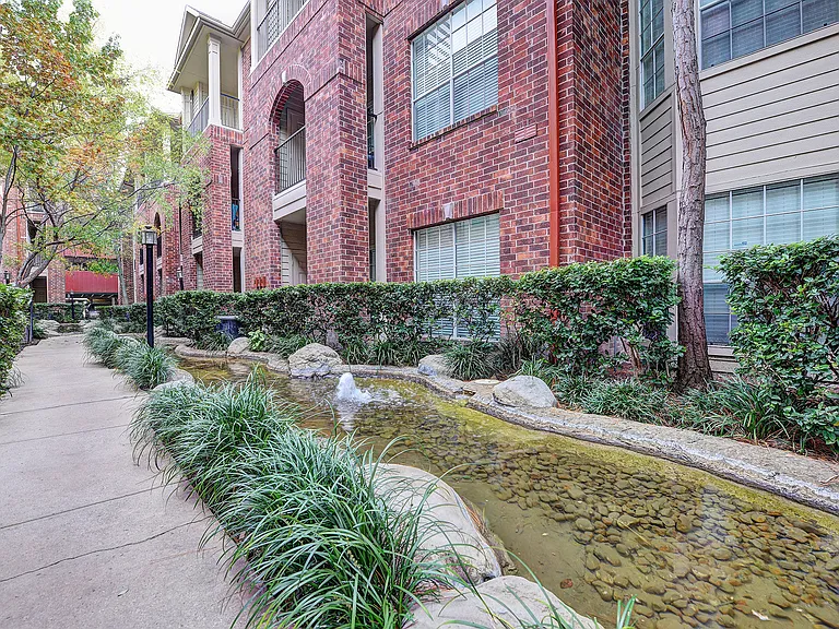 Post Oak Park — Photo 9
