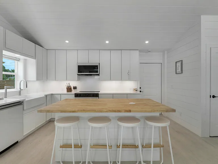 2443 E Edgewater Dr — Photo 20