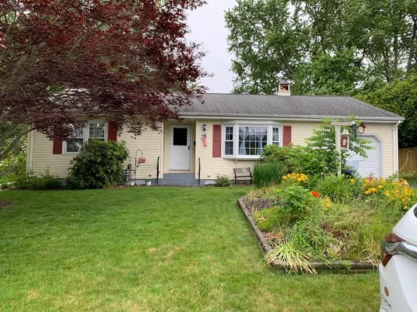 57 Wellesley Dr, Somerset, MA 02726
