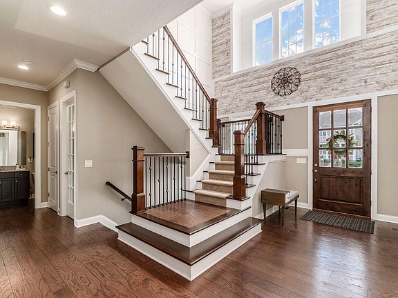 3rd image of 7164 Emmet Row Ln