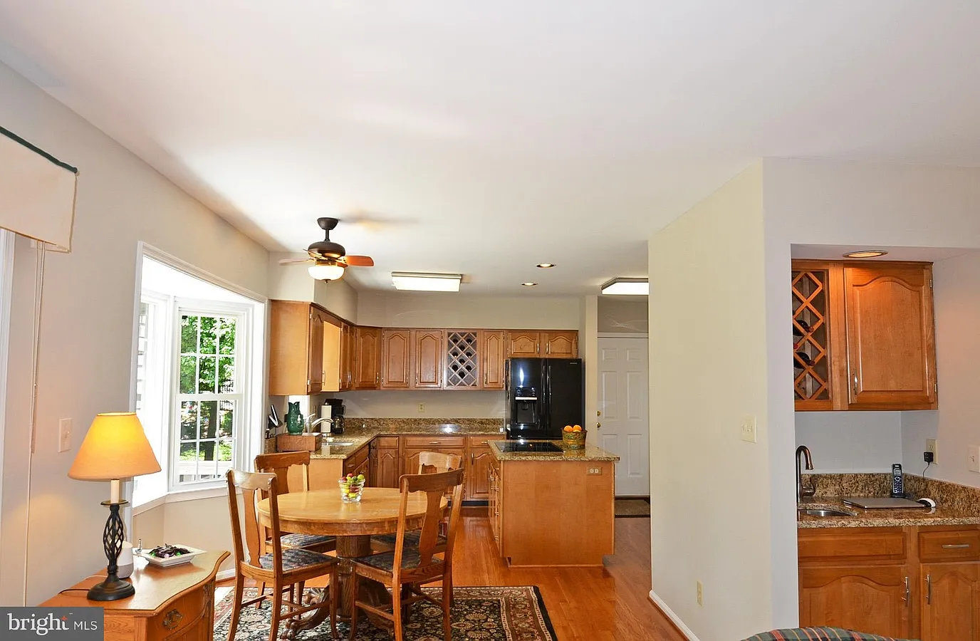 5 bed, 3.5 bath, 3591 sqft, $4,800 — Photo 4