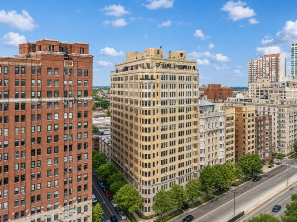 3300 N Lake Shore Dr APT 6AB, Chicago, IL 60657