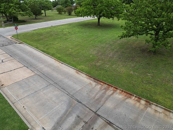 5th image of 205 Pioneer Rd