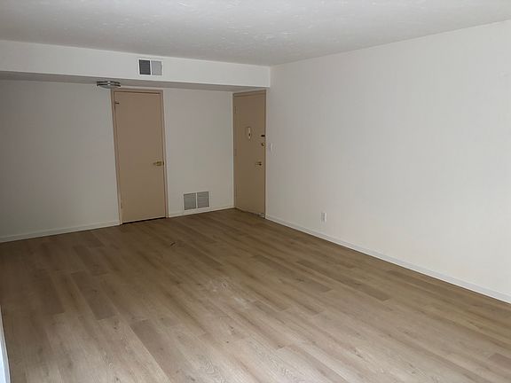 3rd image of 3245 Glendora Dr #1